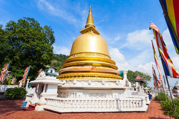 Foto templo dorado de dambulla