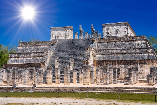 Templo dos guerreiros em Chichen Itza Quintana Roo México ruínas maias perto de Cancun