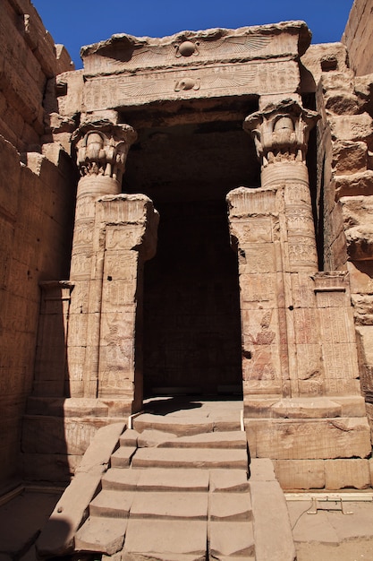 Templo de Edfu en el río Nilo en Egipto