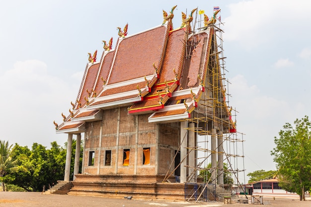 Templo está em construção na zona rural na tailândia