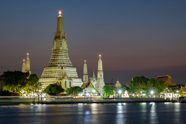 Templo famoso en Tailandia (Wat Arun)