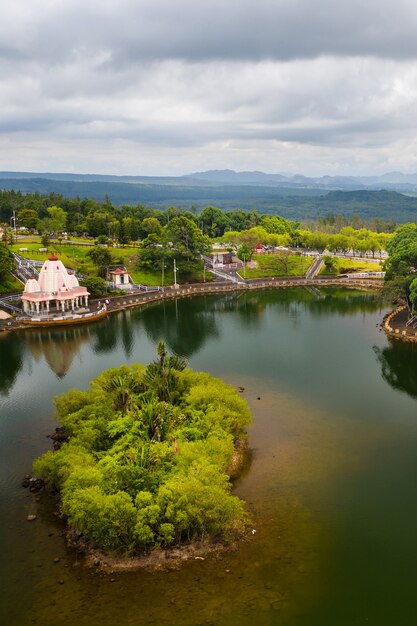 El templo de Ganga Talao en Grand bassin, Savanne, Mauricio.