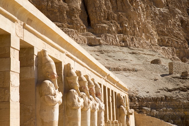 El templo de Hatshepsut cerca de Luxor en Egipto