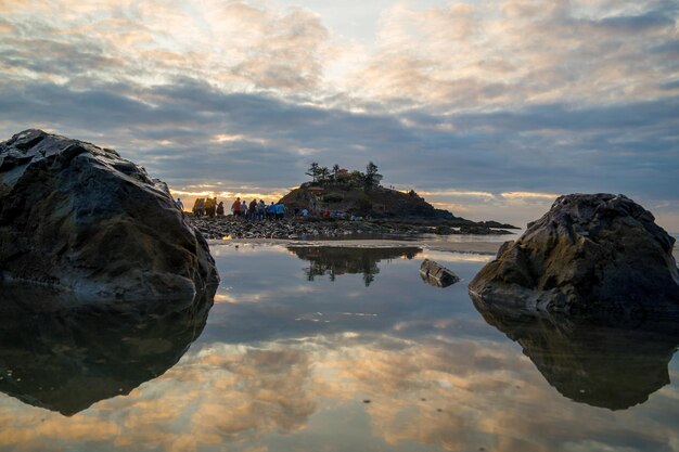 Templo de Hon Ba El idioma vietnamita es Mieu Hon Ba es una pequeña pagoda en la isla de la ciudad de Vung Tau