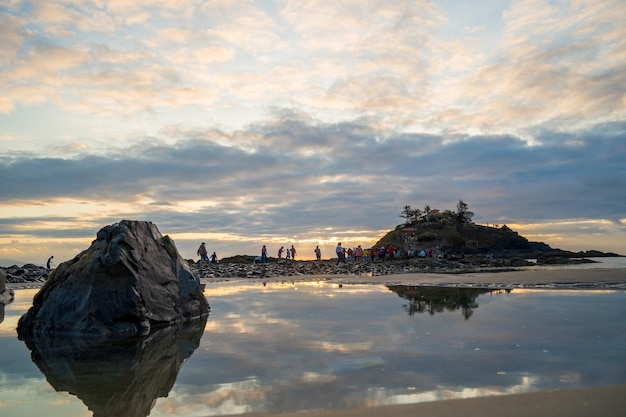 Templo de Hon Ba El idioma vietnamita es Mieu Hon Ba es una pequeña pagoda en la isla de la ciudad de Vung Tau