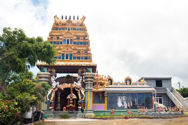 Templo indio en la isla de Mauricio en el Océano Índico