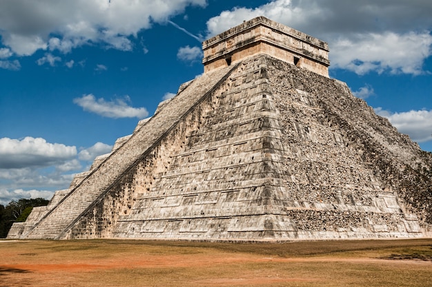 Foto templo kukulcan en chichén itzá