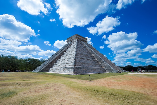 Templo de Kukulkán, pirámide en Chichén Itzá,