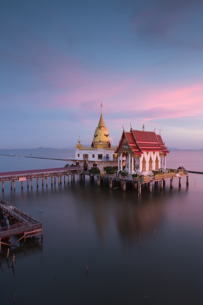 templo en el mar