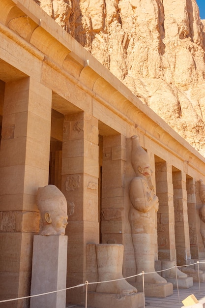 Foto templo mortuorio de hatshepsut en luxor egipto