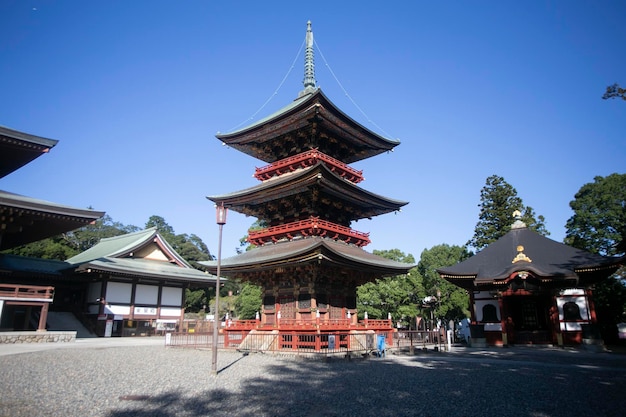 Foto el templo naritasan shinshoji es un popular complejo de templos budistas en la ciudad de narita.