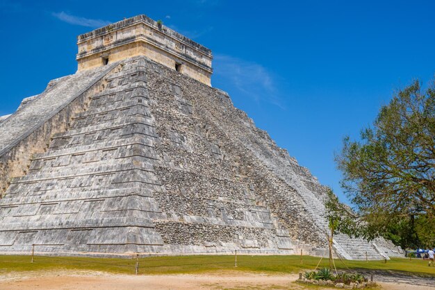 Templo Pirámide de Kukulcán El Castillo Chichén Itzá Yucatán México civilización maya