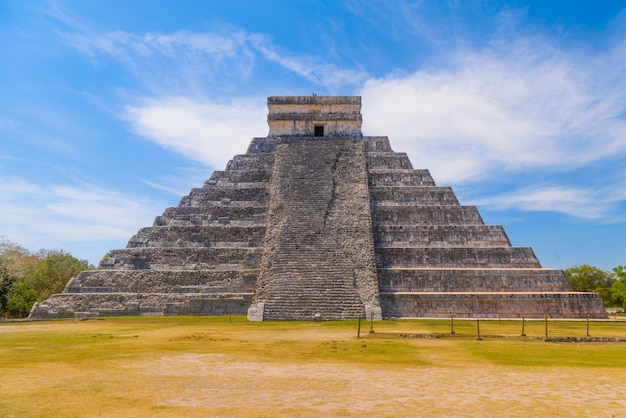 Templo Pirámide de Kukulcán El Castillo Chichén Itzá Yucatán México civilización maya