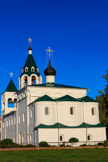 Foto templo pokrovsky do mosteiro da transfiguração em murom, rússia