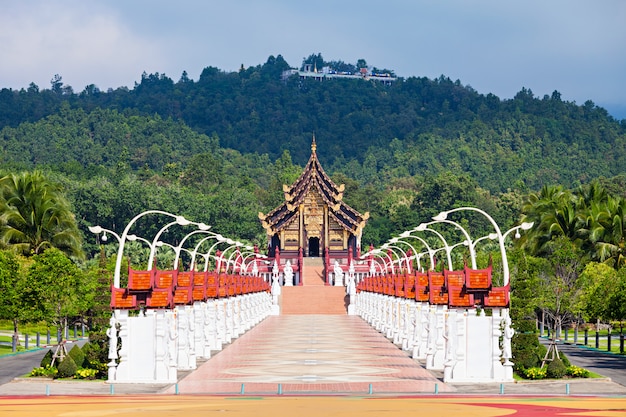 Templo Royal Park Rajapruek en Chiang Mai en Tailandia