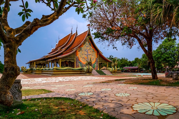 Templo Siriangorn Wararam Phu Pao, Ubon Ratchani, Tailândia