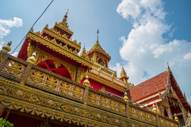 Templo en Tailandia, Wat Prathat Ruang Rong, Tailandia.