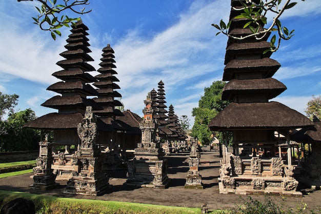 Foto templo taman ayun em bali, indonésia