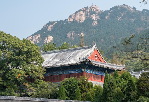 Templo taoísta antiguo en Laoshan cerca de Qingdao