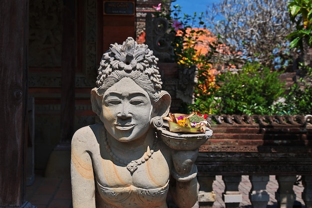 Templo de Ubud en la isla de Bali, Indonesia