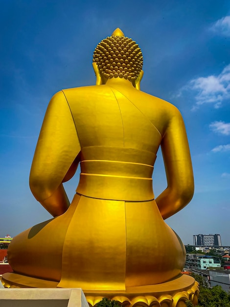 Foto templo único wat pak nam phasi charoen en bangkok tailandia