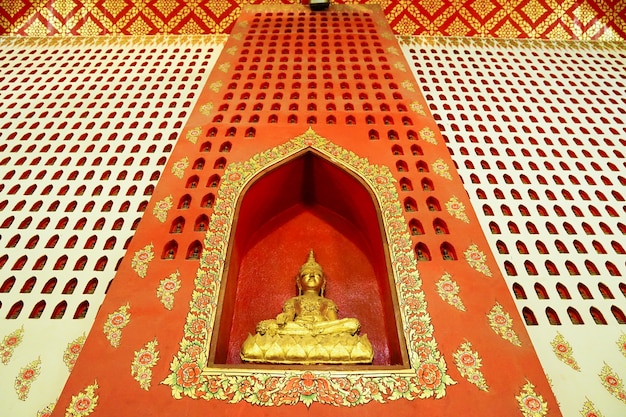 El templo valioso en Ayutthaya, Tailandia