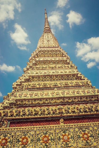 Templo de Wat Phra Chetupon Vimolmangklararm (Wat Pho) en Tailandia