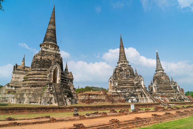 Templo Wat Phra Sri Sanphet no recinto do Parque Histórico de Sukhothai, Patrimônio Mundial da UNESCO em Ayutthaya, Tailândia