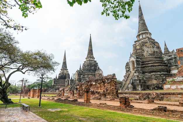 Templo Wat Phra Sri Sanphet no recinto do Parque Histórico de Sukhothai, Patrimônio Mundial da UNESCO em Ayutthaya, Tailândia