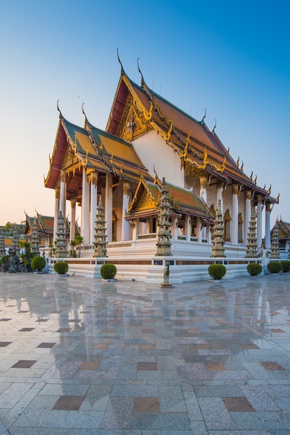 Templo de Wat Suthat Thep Wararam en Bangkok Tailandia