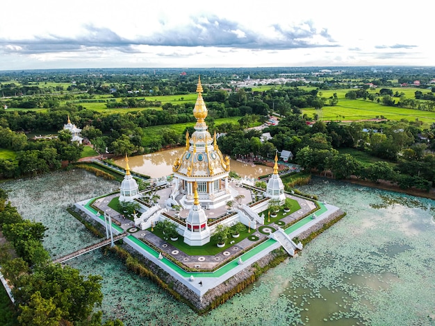 Foto templo de wat thung setthi en la provincia de khonkaen tailandia