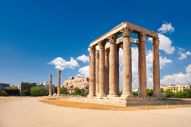 Templo de Zeus con Acrópolis en Atenas, Grecia