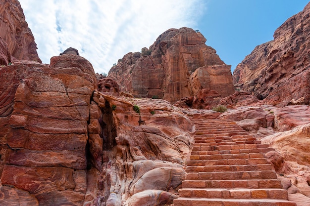 Templos e túmulos na arquitetura antiga da cidade de Petra Jordan