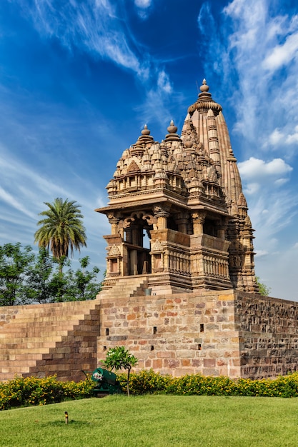 Templos famosos de Khajuraho com esculturas, Índia