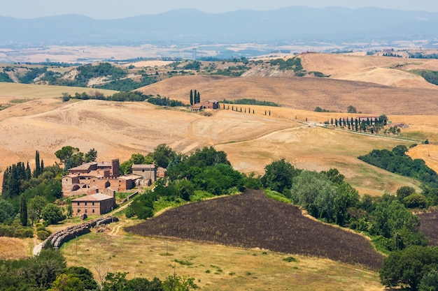 Temporada de verão na região da toscana, perto de siena