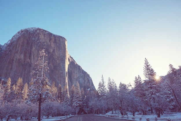 Temporada de invierno en el Parque Nacional Yosemite, California, EE.