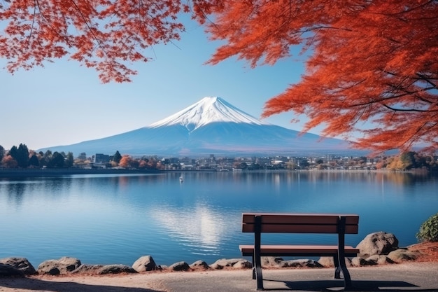 La temporada de otoño y Montan Fuyi con niebla matutina y hojas rojas en el lago Kawaguchiko no es uno de los mejores lugares de Japón.