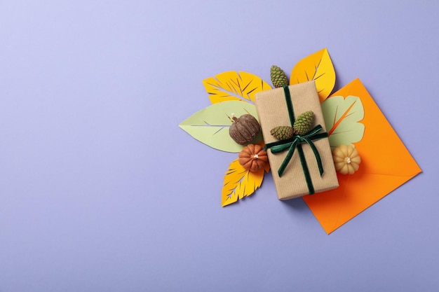La temporada de otoño y otoño el concepto de regalo y regalo de otoño