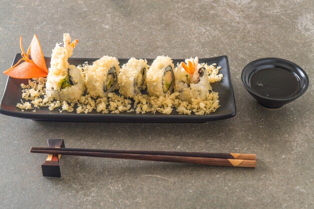 Tempura-Garnelen-Sushi-Rolle