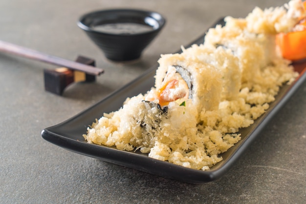 Tempura-Garnelen-Sushi-Rolle