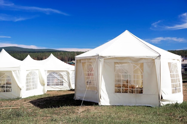 Foto tenda en el campo contra el cielo