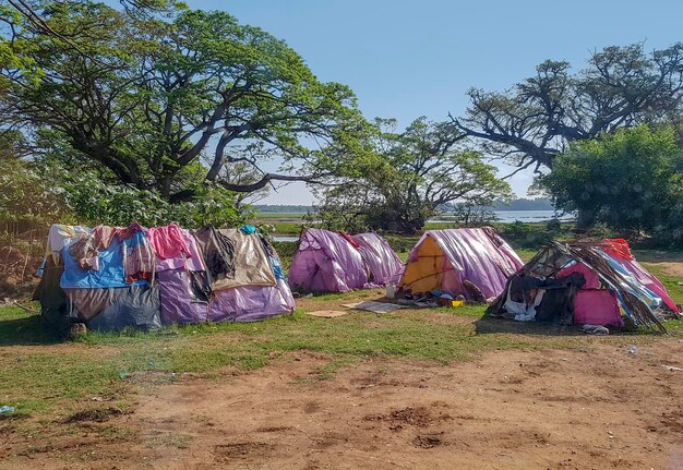 Foto tendas pobres