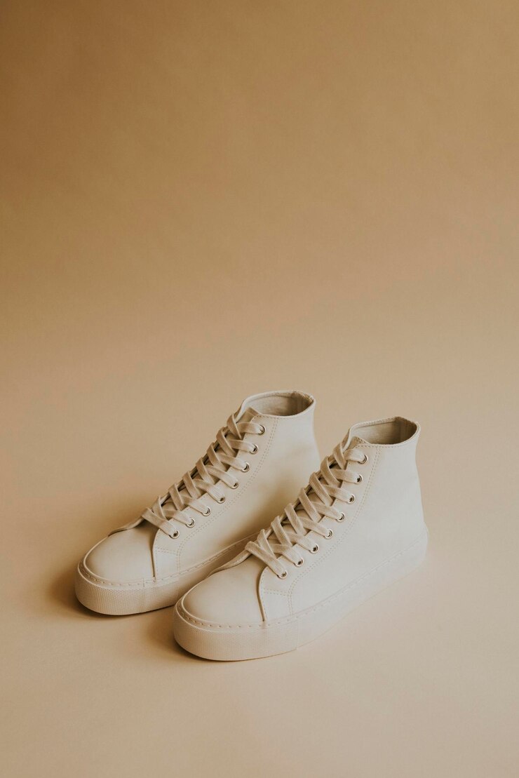 Tênis cano alto off white