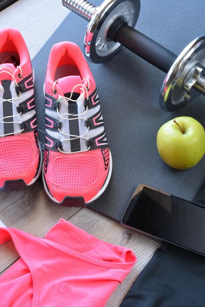 Tênis, roupas e acessórios para fitness