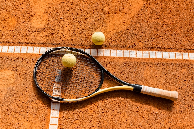 Foto tennisschläger am ball