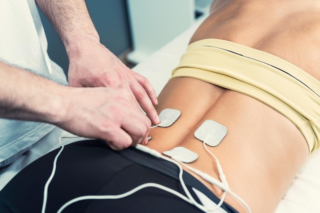 Foto tens in der physiotherapie