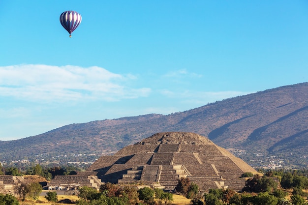 Teotihuacan, antigua ciudad histórica y cultural, las famosas ruinas de la civilización azteca, México, América del Norte