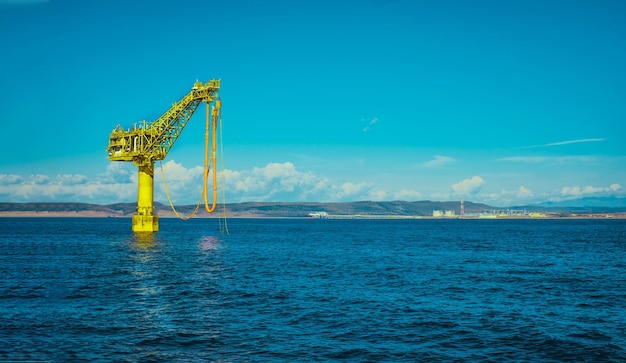 Foto terminal de carregamento de petróleo bruto para navios-tanque no mar