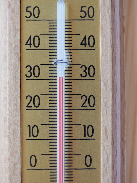 Foto termómetro para medir la temperatura del aire