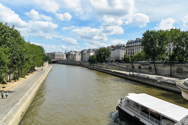 El terraplén del Sena en París